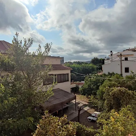 Apartamento Renovado Junto A La Playa En Platja D'Aro: 2 Habitaciones, Balcon Y Comodidades Cercanas - Es-209-73
