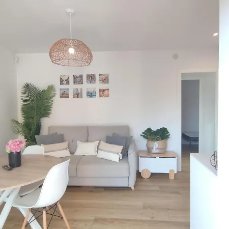 Apartamento Renovado Junto A La Playa En Platja D'Aro: 2 Habitaciones, Balcon Y Comodidades Cercanas - Es-209-73 Apartment Platja d'Aro