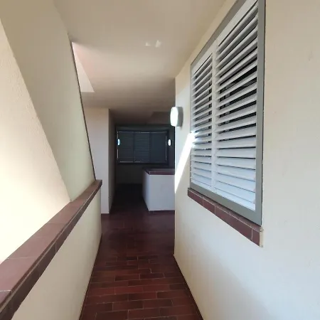 Apartamento Renovado Junto A La Playa En Platja D'Aro: 2 Habitaciones, Balcon Y Comodidades Cercanas - Es-209-73 *