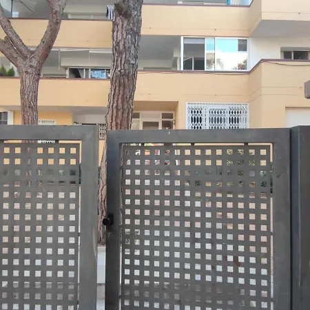 Apartamento Renovado Junto A La Playa En Platja D'Aro: 2 Habitaciones, Balcon Y Comodidades Cercanas - Es-209-73 Apartment