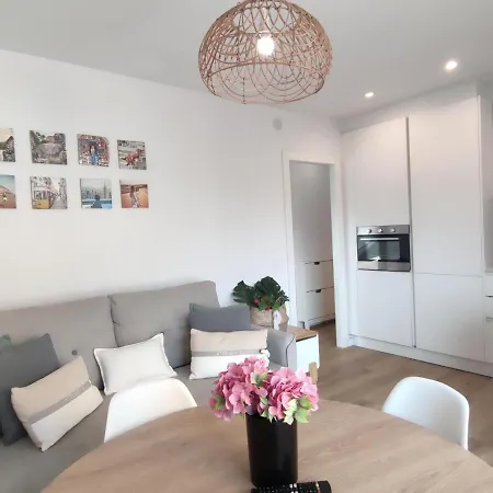 Apartment Renovado Junto A La Playa En Platja D'aro: 2 Habitaciones, Balcon Y Comodidades Cercanas - Es-209-73 *