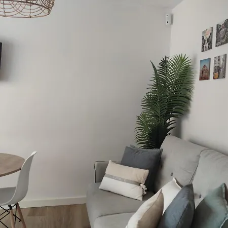 Renovado Junto A La Playa En Platja D'aro: 2 Habitaciones, Balcon Y Comodidades Cercanas - Es-209-73 Castell-Platja d’Aro