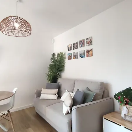 Apartment Renovado Junto A La Playa En Platja D'aro: 2 Habitaciones, Balcon Y Comodidades Cercanas - Es-209-73 *